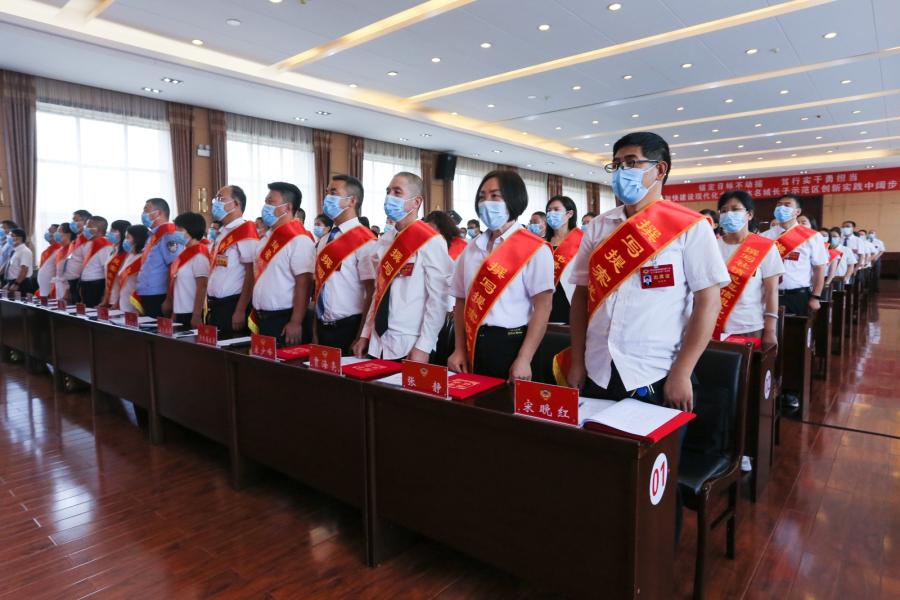 1690894880260326.jpg 政协闭幕 (4).jpg