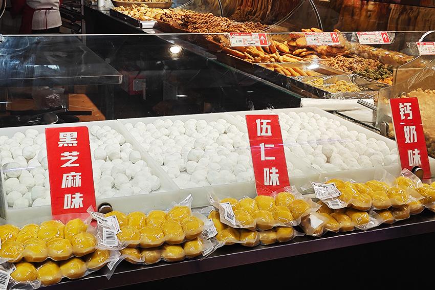 汤圆热销 元宵佳节氛围浓 (2).jpg