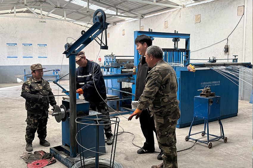 布村“共富车间”编织乡村振兴梦 (5).jpg