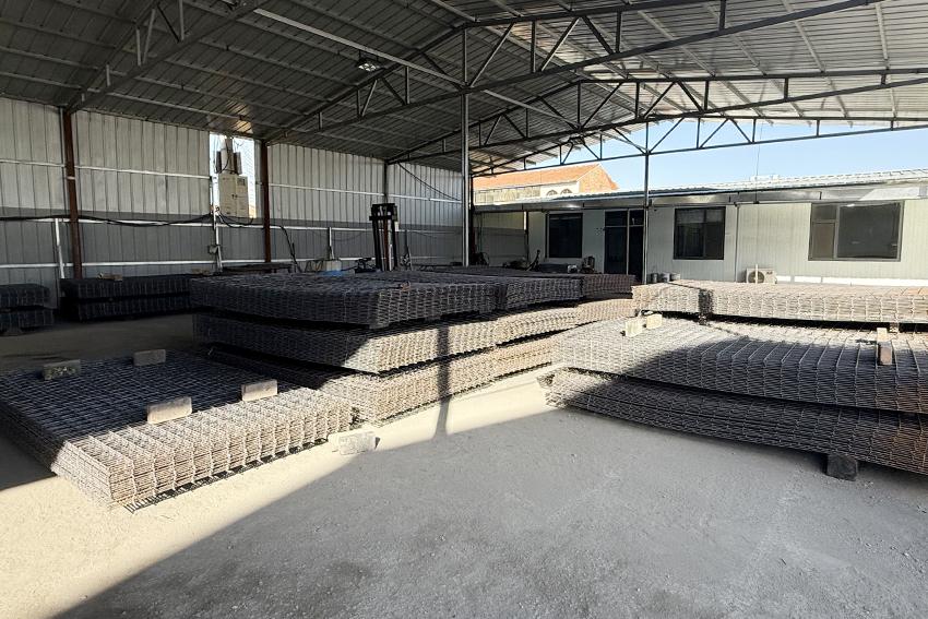 布村“共富车间”编织乡村振兴梦 (7).jpg