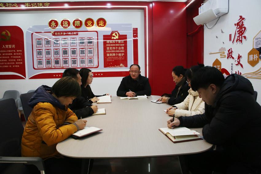 县木化石管理中心：筑牢安全“防火墙” 守护亿年木化石 (2).jpg