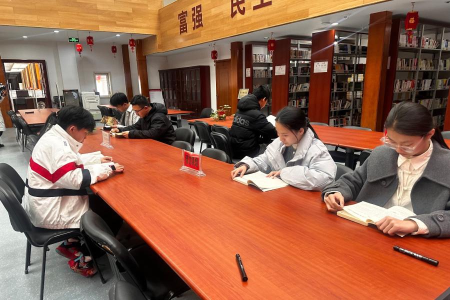 新春走基层｜书香伴年味+长子县图书馆里过大年 (3).jpg